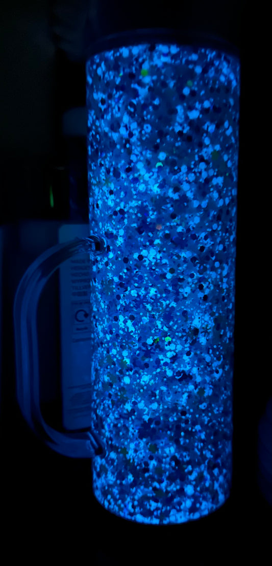 Laura’s Canadian Winter Snowglobe